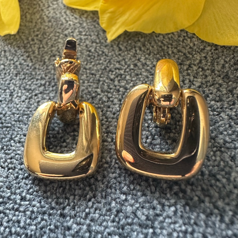 vintage Trifari clip-on earrings